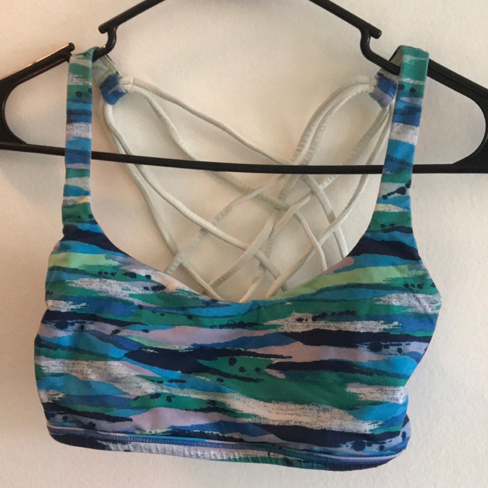 Lululemon sports bra